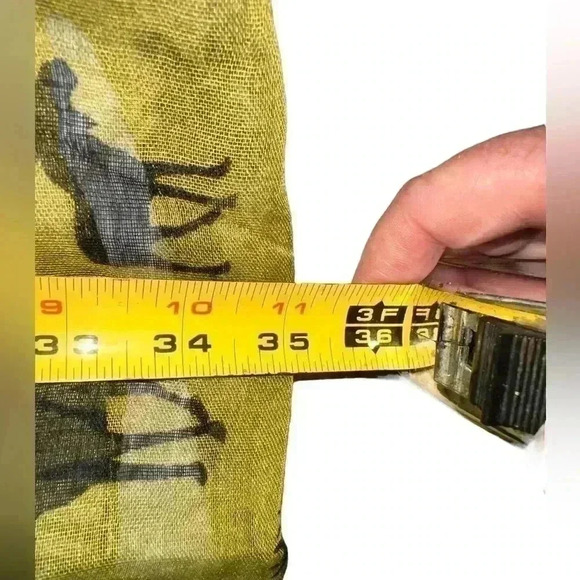 Oblong green moose scarf ! Large for wrapping.‎ This is a unisex beauty ! NWOT - Picture 4 of 6